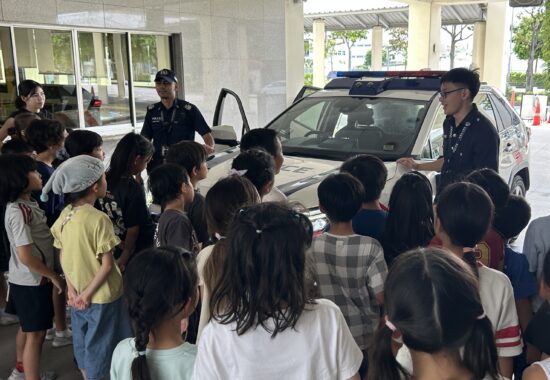 シンガポール警察!!パトカーが学校に　３年生