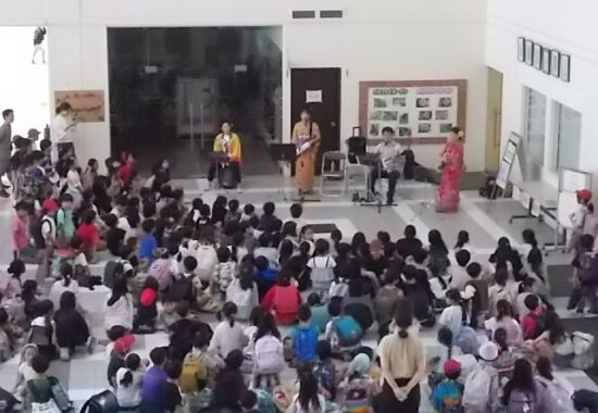 三線の音色にのせて　４年生