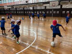 新聞紙ボールを蹴って　１年生