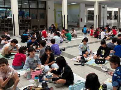 笑顔のランチタイム　３年生