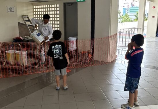 ビルマ語であいさつを　１年生