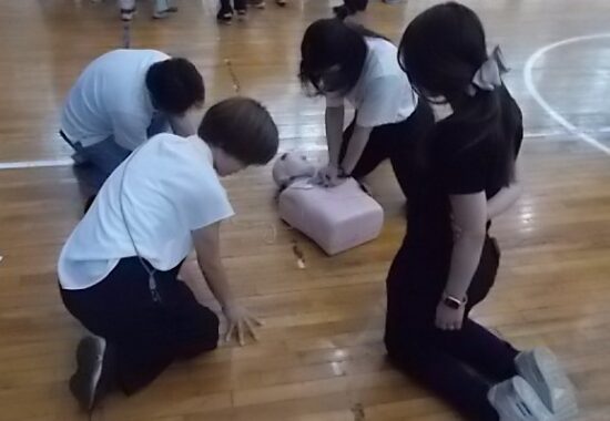 命を守るための迅速な連携　AED講習