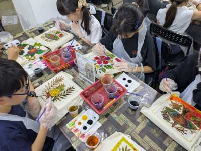 色彩がつなぐ異文化の学び　６年生